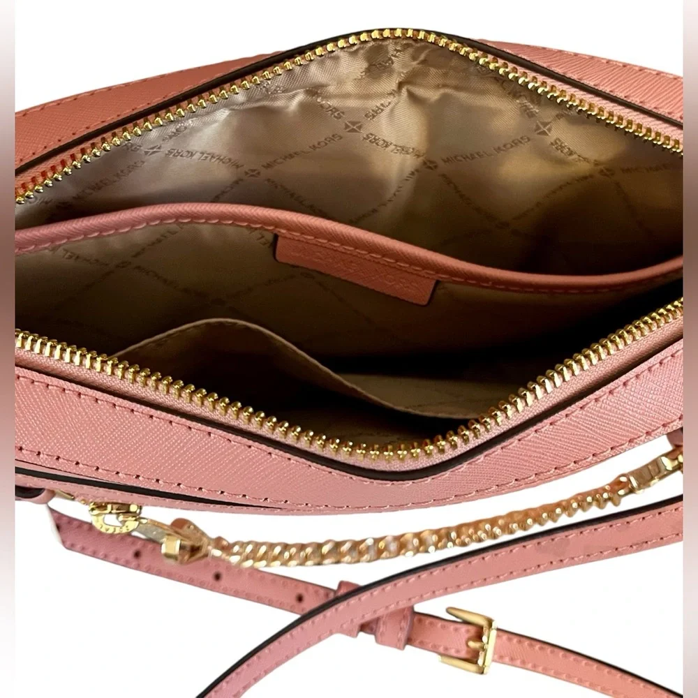 HP x 3 ☄️🥳 Michael Kors Leather Primrose Crossbody Bag with Gold Accents SOLD! - Picture 3 of 13